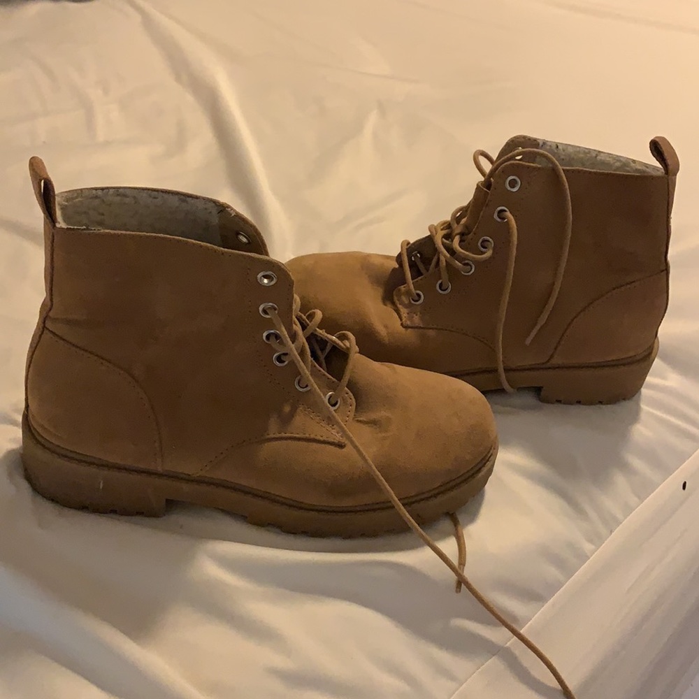 Cute boots - Picture 2 of 4